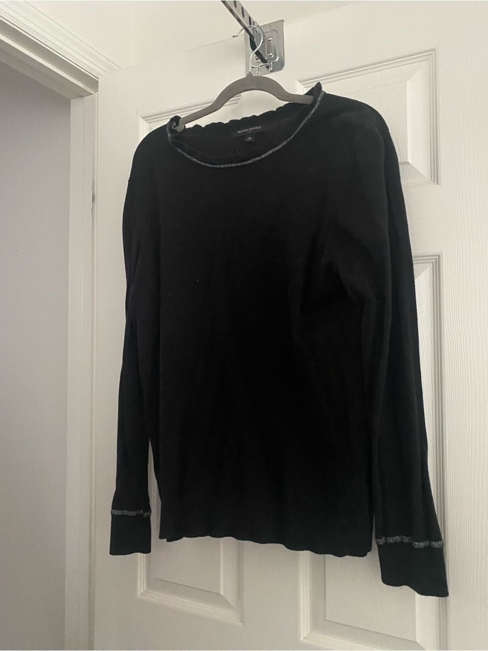 Banana Republic Black Crewneck Sweater with Silver Trim XL